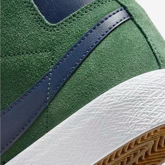 Nike Men’s SB Zoom
Blazer Mid - Picture 2 of 8